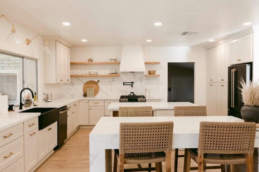 Clean, freshly serviced kitchen